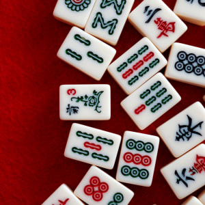 Je Online Mahjong hra založená na dovednostech nebo štěstí?
